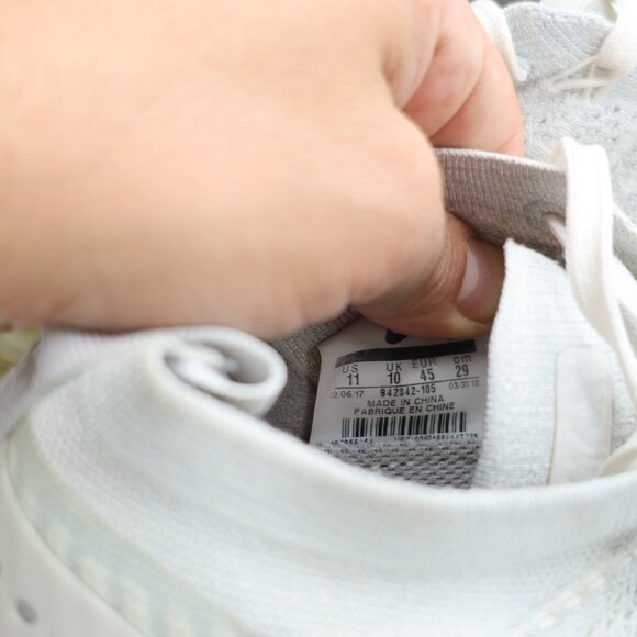 Nike Air VaporMax Flyknit 2 Men's Size 11 White Athletic Running Shoes Sneakers - Picture 3 of 10